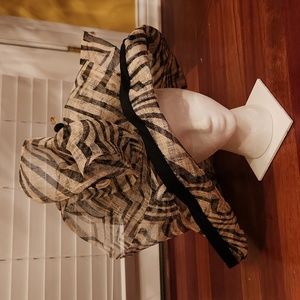 Black Zigzag, Custom made Hat